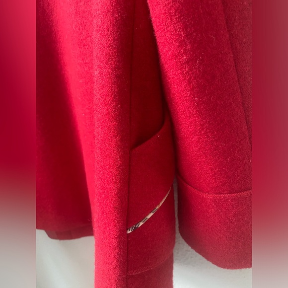 ❄️ Red coat -jacket with plaid accents. - Picture 9 of 12